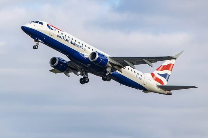 Aşırı sıcak hava uçuşu imkansız hale getirdi: 20 yolcu indirildi