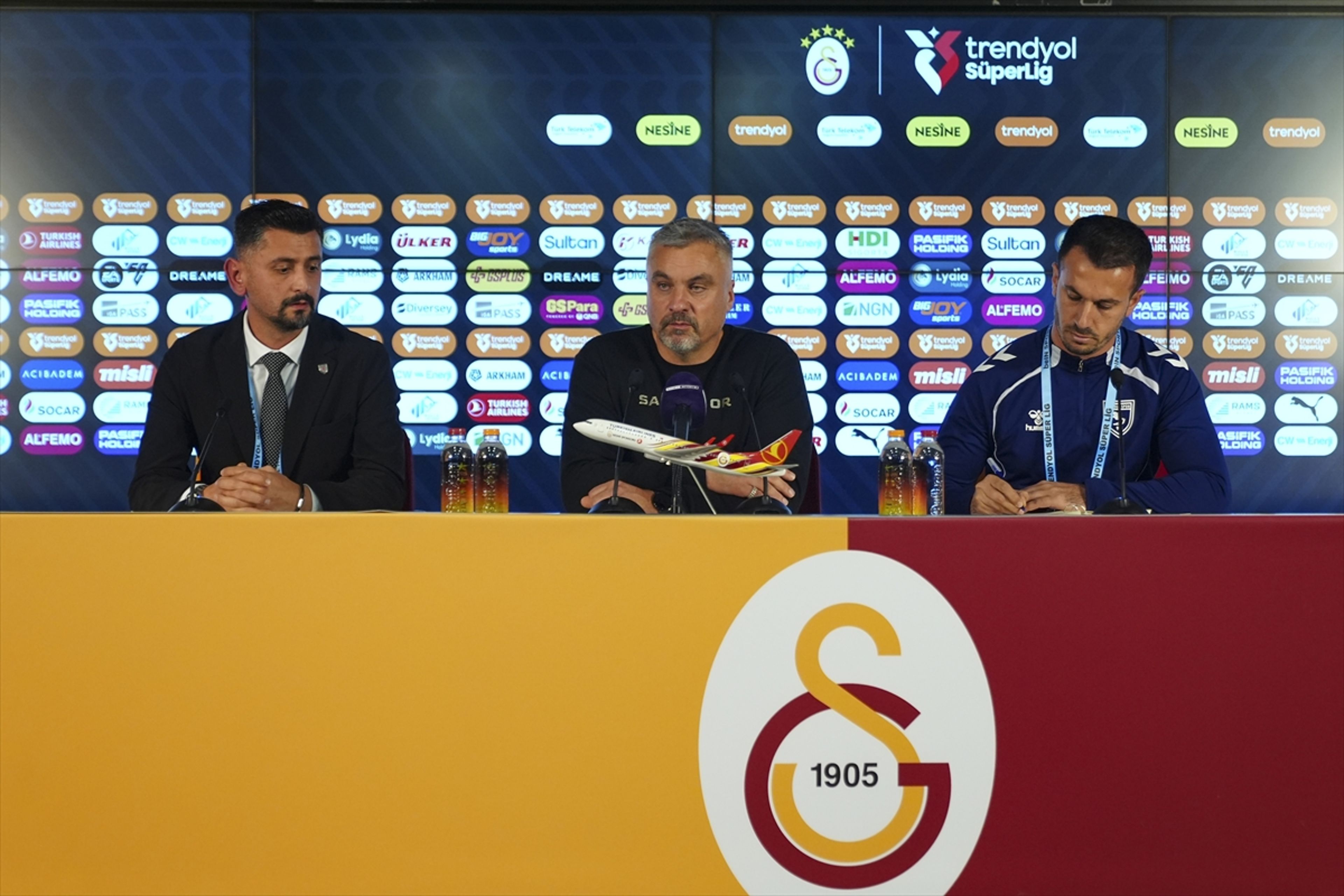 İlk yarı kötü, ikinci yarı iyi karakter