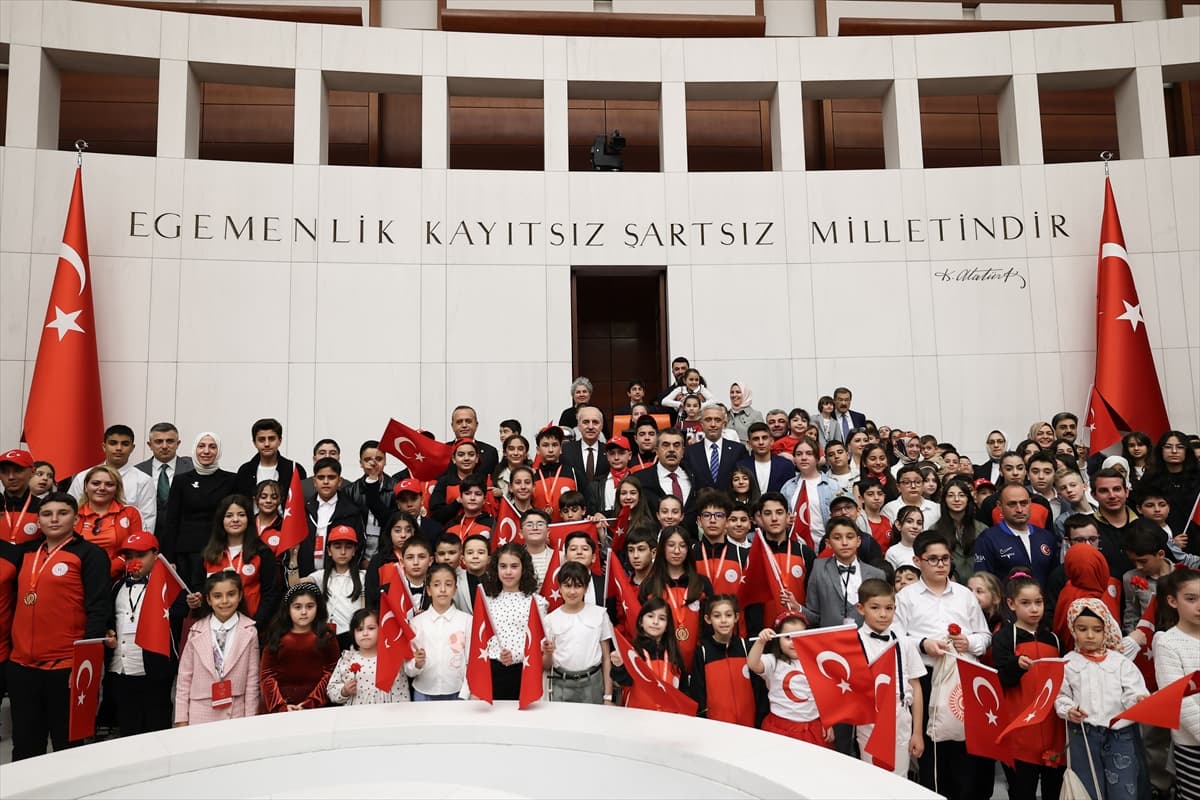 Gazi Meclis’te çocukların günü: "Savaş, korku ve gözyaşı istemiyoruz"