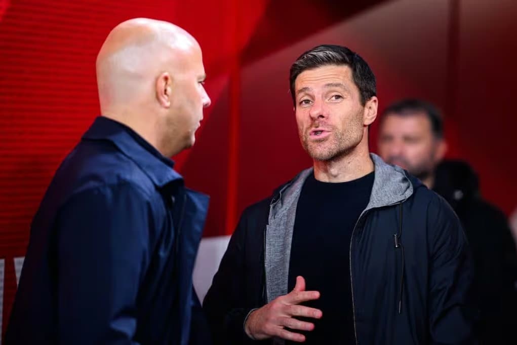 Liverpool'da Arne Slot gidici rota Xabi Alonso