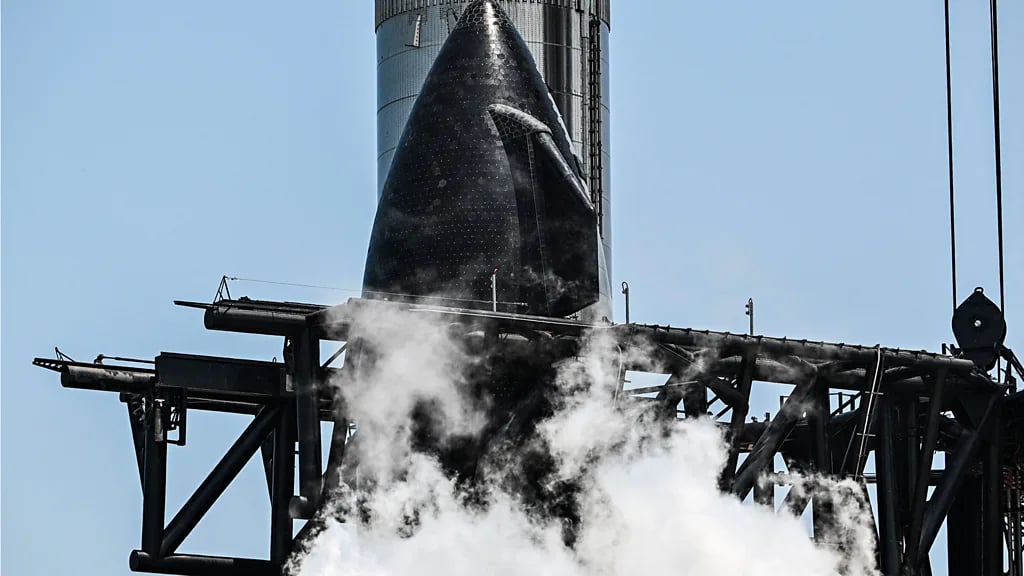 Starship'in Nisan 2023'teki ilk fırlatılışı, yalnızca roketin değil, fırlatma rampasının da imhasına yol açtı (Kaynak: Getty Images).
