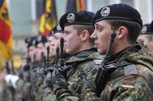 Almanya’da uzlaşma sağlandı: 18 yaşındaki tüm erkekler zorunlu askerlik muayenesine çağrılacak