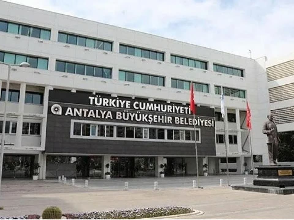 Antalya Büyükşehir Belediyesi'ne operasyon