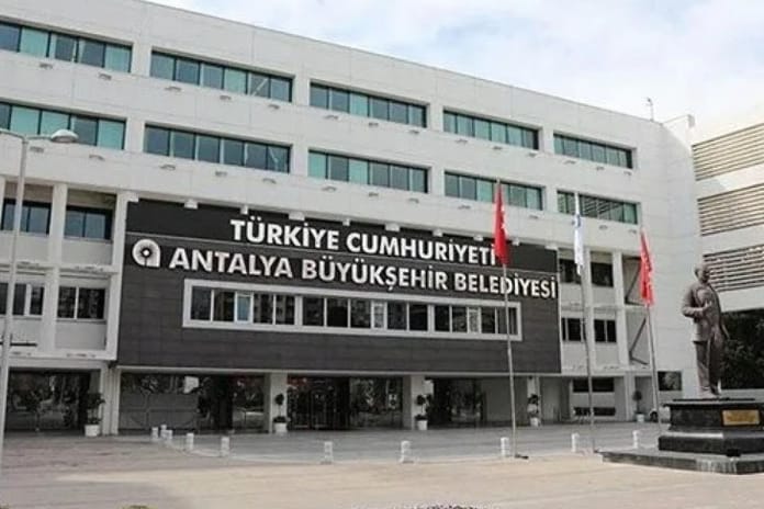 Antalya Büyükşehir Belediyesi'ne operasyon! 14 gözaltı