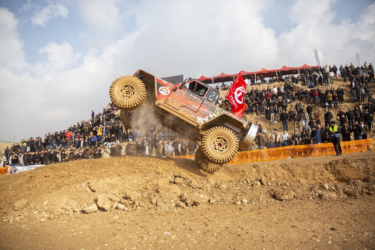 Irak'ta Off-Road rüzgarı: Makinanın doğayla savaşı renkli görüntülere sahne oldu