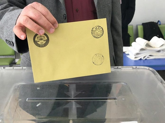 Son seçim anketinden çıkan sonuç çok kritik: Birinci ne AK Parti ne CHP