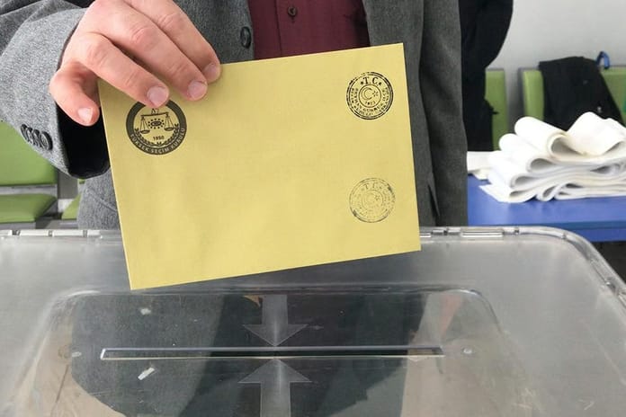 Son seçim anketinden çıkan sonuç çok kritik: Birinci ne AK Parti ne CHP