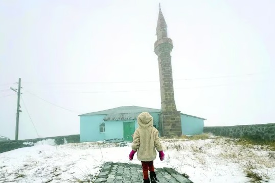Doğu Anadolu’ya kar yağdı, yüksek kesimler beyaza büründü