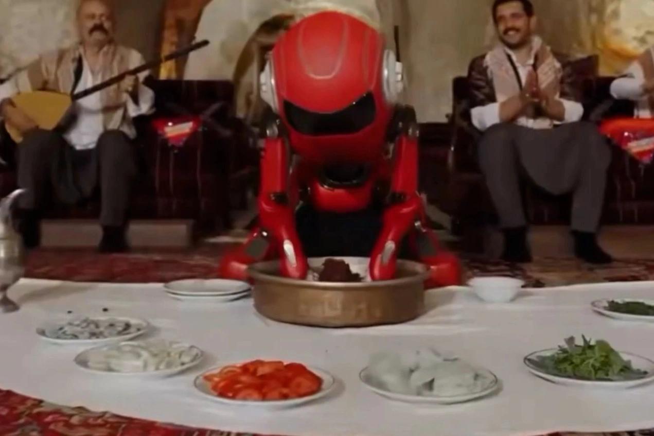 İnsansı robot çiğ köfte yoğurdu
