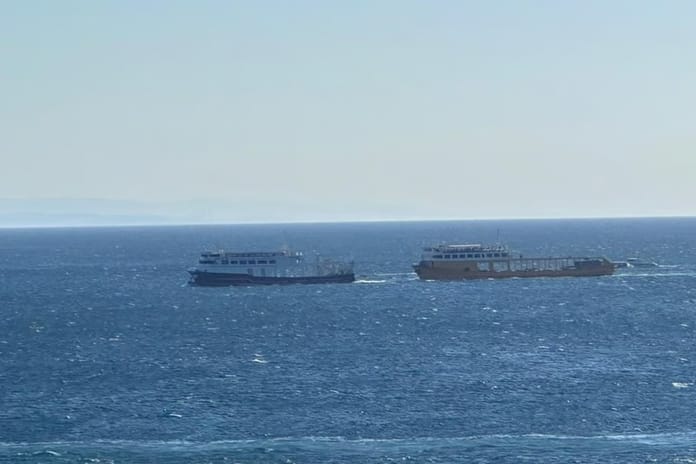 200 yolcunun bulunduğun feribotta yangın çıktı