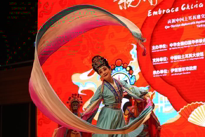 Tieguanyin çayı ve kaligrafi deneyimi