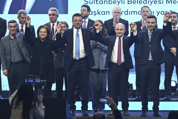 İBB sonunda bunu da yaptı: Büyükçekmece’de çocuk parkı imara açıldı