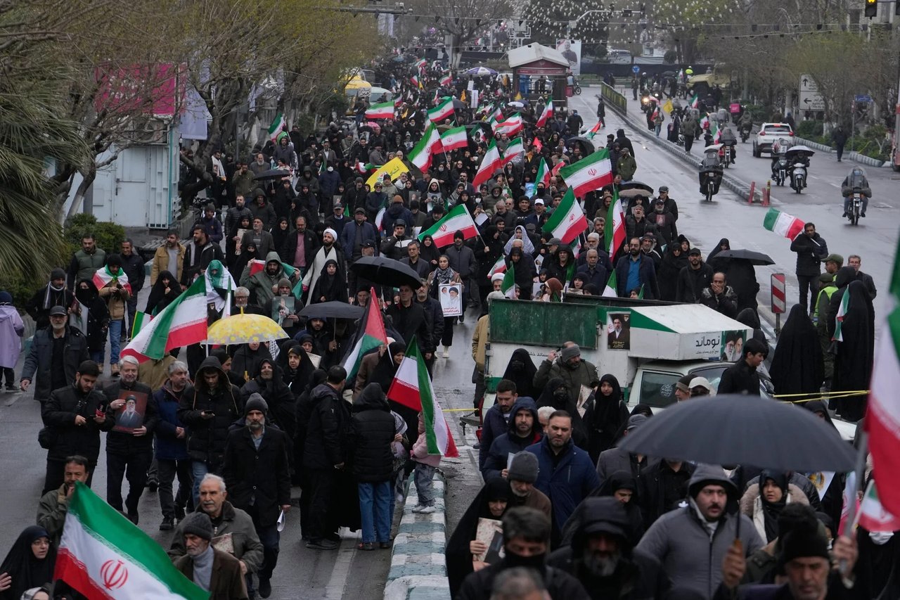 Tahran’da miting sırasında patlama
