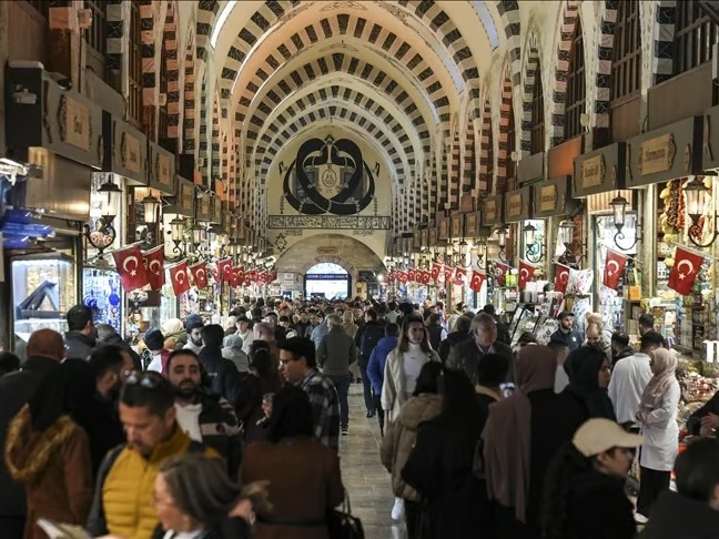 Yerli turistler geçen yılın üçüncü çeyreğinde 276,1 milyar lira seyahat harcaması yaptı
