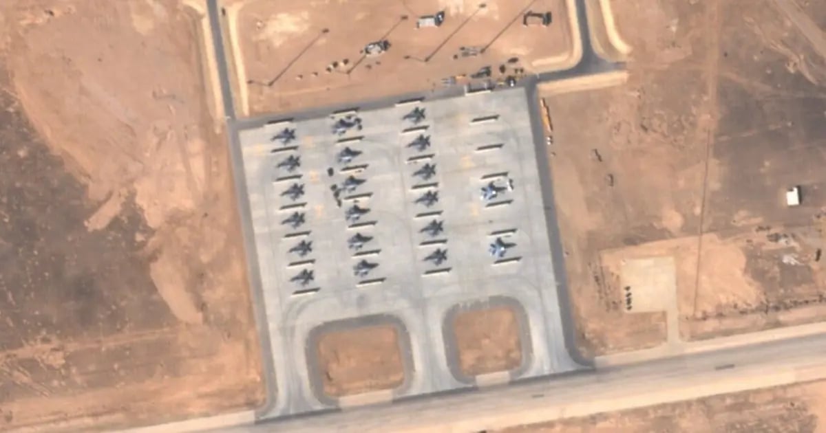 BAE'deki Al Dhafra Hava Üssü. 