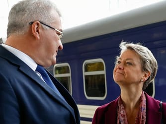 UK Unveils 100 New Russia Sanctions