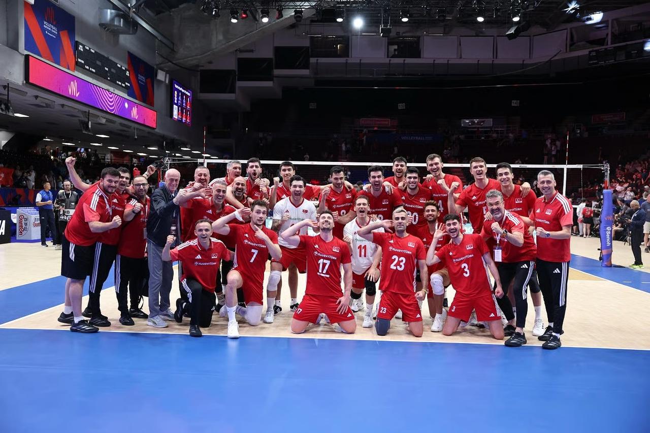 Filenin Efeleri Olimpiyat şampiyonu Fransa’yı set vermeden geçti