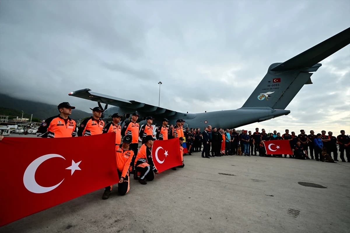 Türkiye’nin arama kurtarma ekipleri depremle sarsılan Venezuela’ya ulaştı