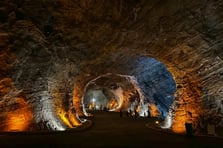 Iğdır tuz mağaraları sıcaktan bunalanların gözdesi oldu