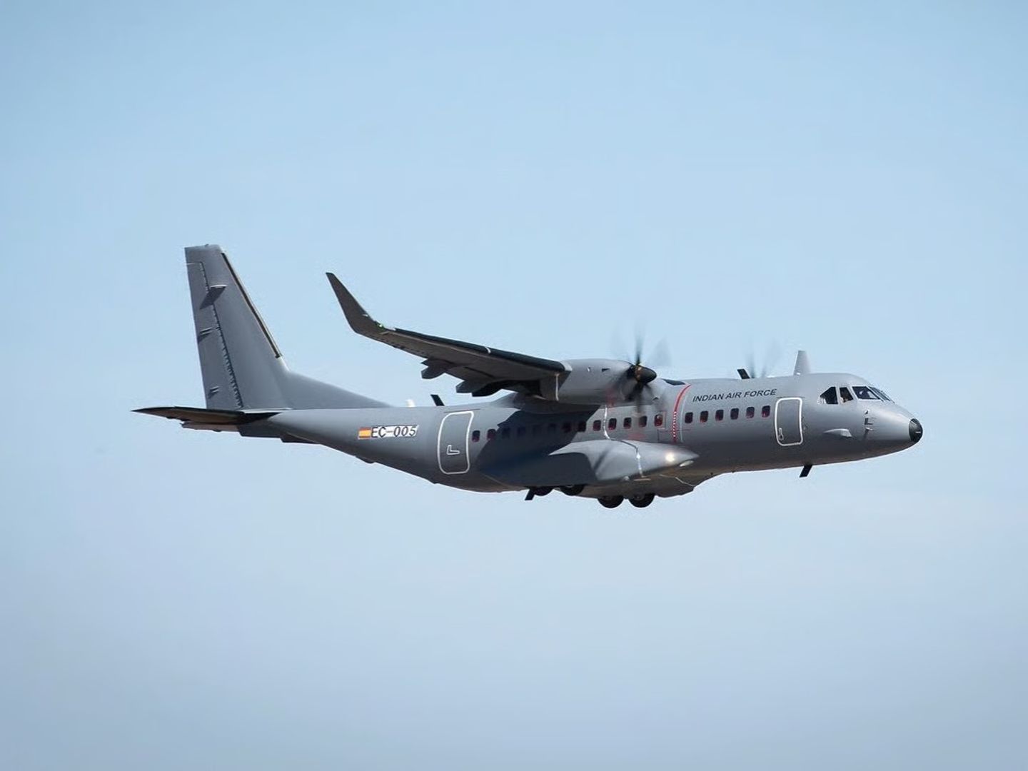 Tayland Kraliyet Hava Kuvvetleri iki adet C295 taktik nakliye uçağı siparişi verdi