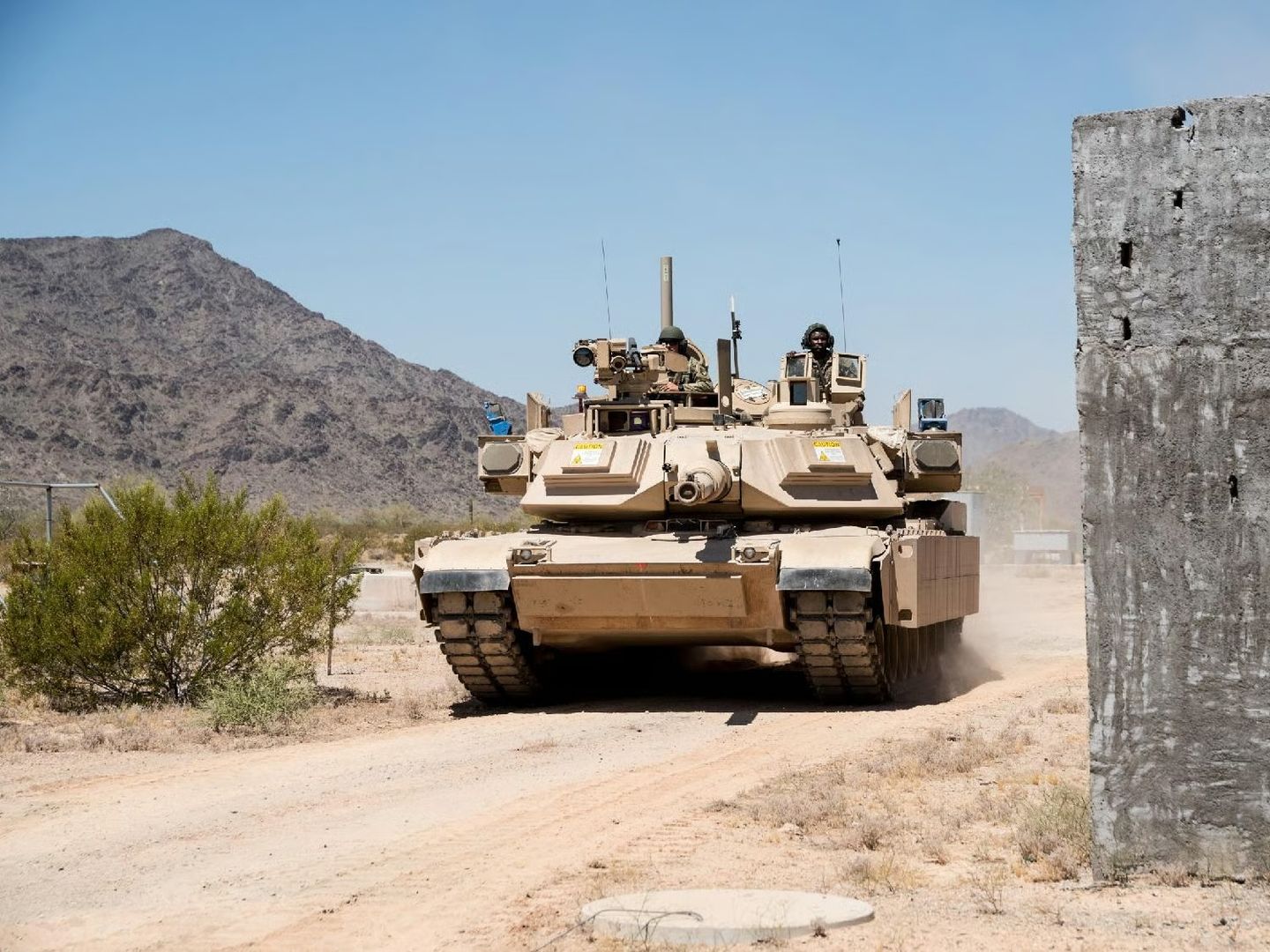 ABD, Polonya’ya 38 yeni Abrams tankı teslim etti