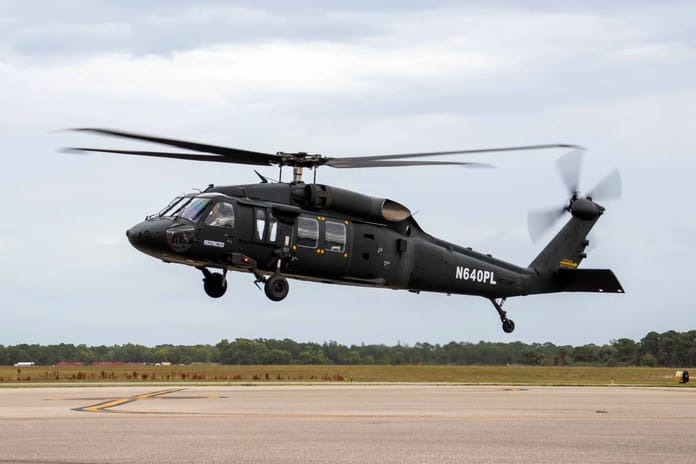 Filipinler beş adet Polonya üretimi S-70i Black Hawk helikopterini teslim aldı