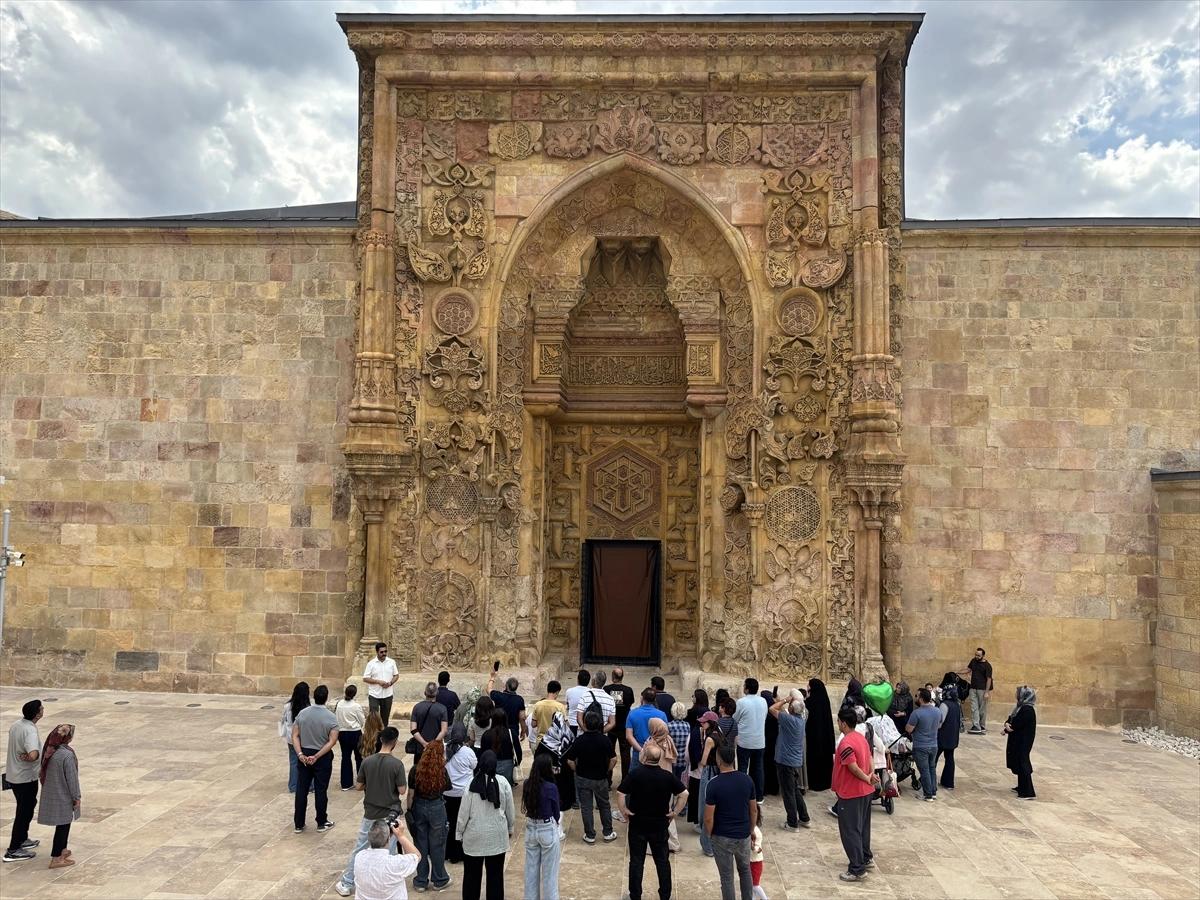 Divriği Ulu Camii ve Darüşşifasına ziyaretçi akını