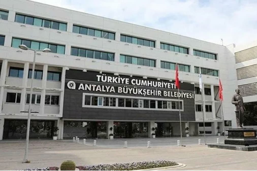 Antalya Büyükşehir Belediyesi'ne operasyon! 25 kişi gözaltına alındı