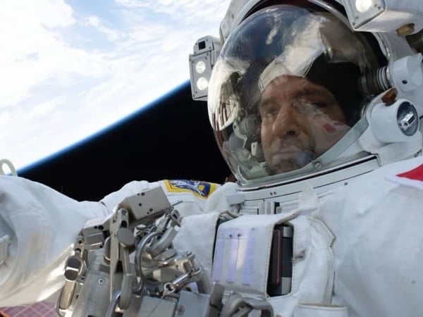 Uzay nasıl kokuyor?