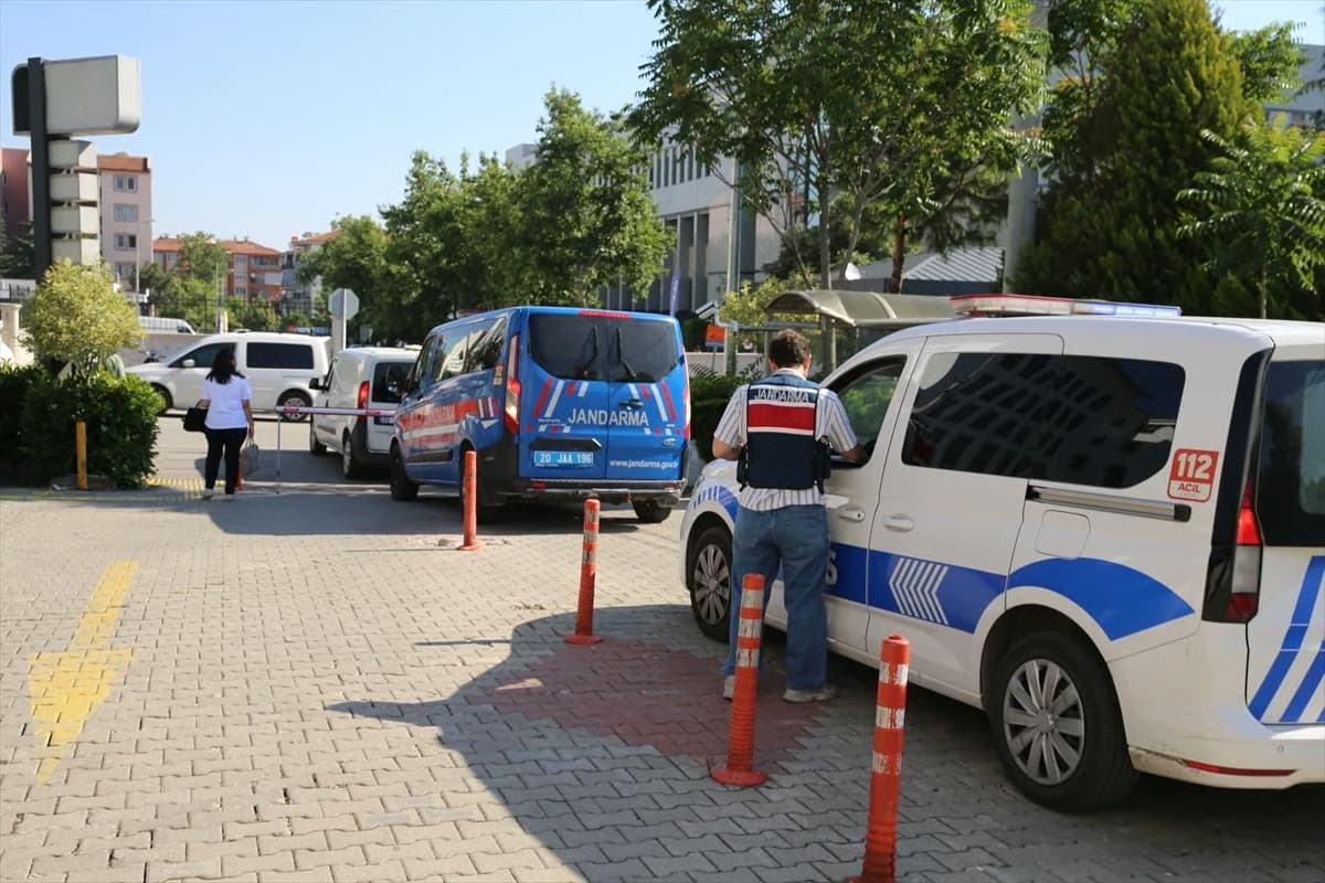 Denizli'de düzenlenen uyuşturucu operasyonunda 12 avukat gözaltına alındı