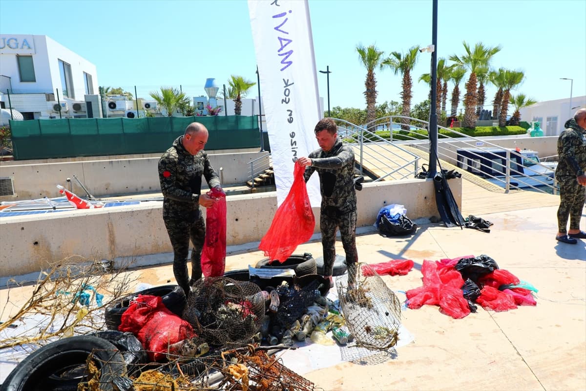 Bodrum'da "Denize En Çok Mavi Yakışır" etkinliği: 241 kilogram atık çıkarıldı!