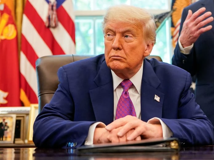 Epstein davasında Trump'ın canını sıkacak belgeler: "Onu indirebilecek tek kişi benim"