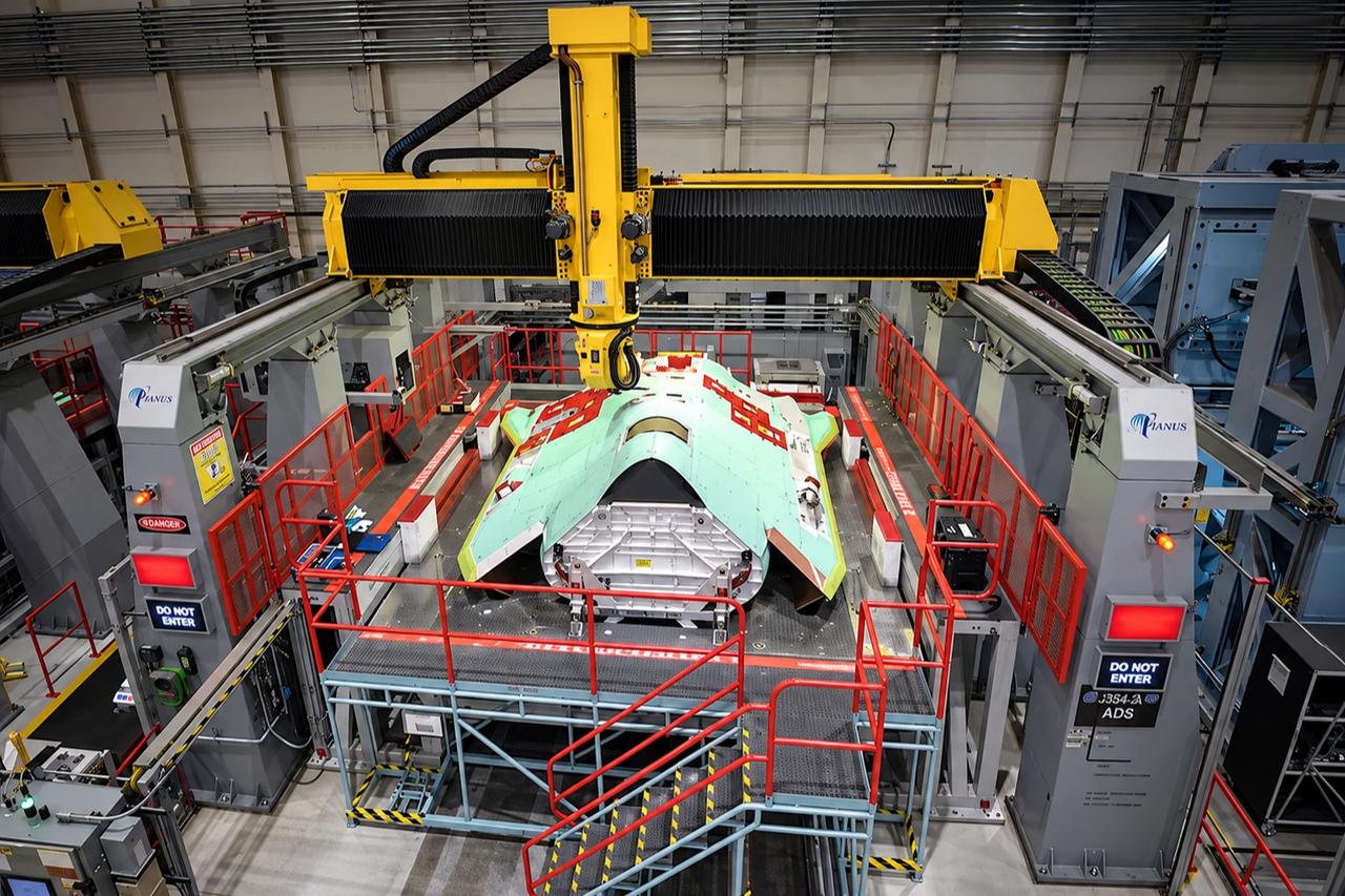 Northrop Grumman, F-35 üretiminde saatler süren işi dakikalara indirdi