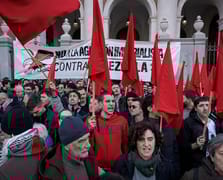 İspanya solu ABD'yi protesto etmek için sokağa çıktı