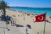 Türkiye'nin turizm gelirleri  65 milyar dolara yükseldi