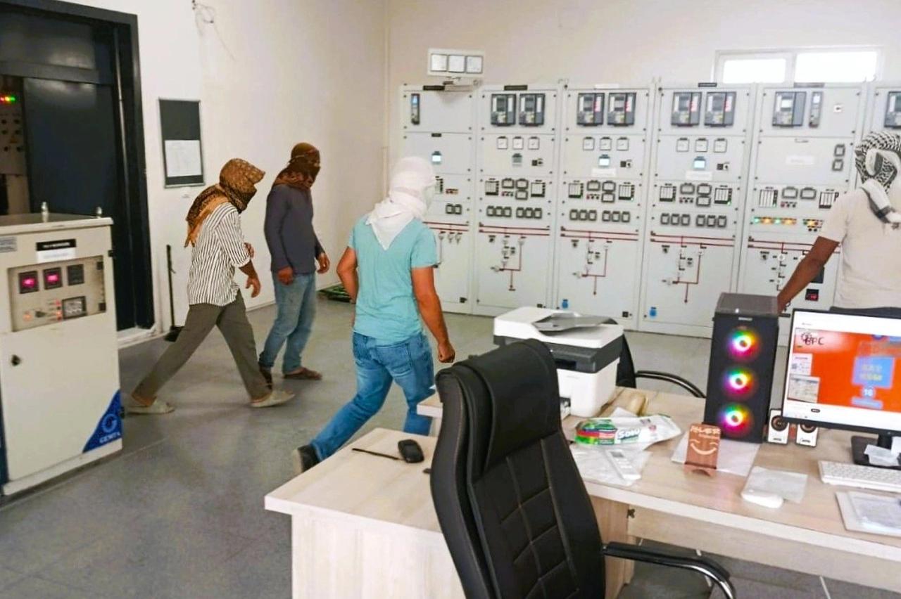 Şanlıurfa’da trafo merkezine baskın: Kaçak elektrik için müdahale ettiler