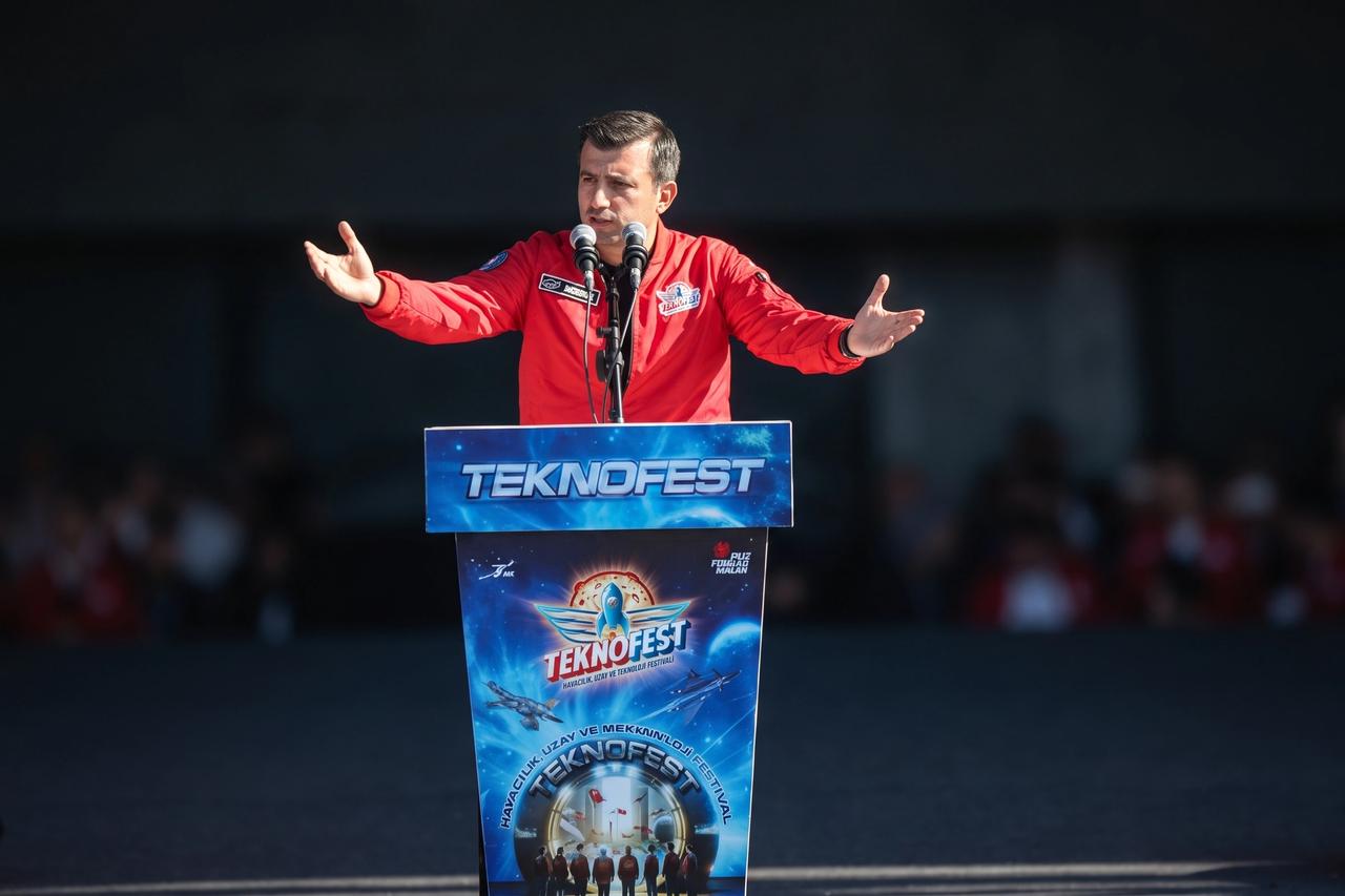 Şanlıurfa'da büyük heyecan! Selçuk Bayraktar'dan önemli açıklamalar: TEKNOFEST bir özgüven devrimidir 