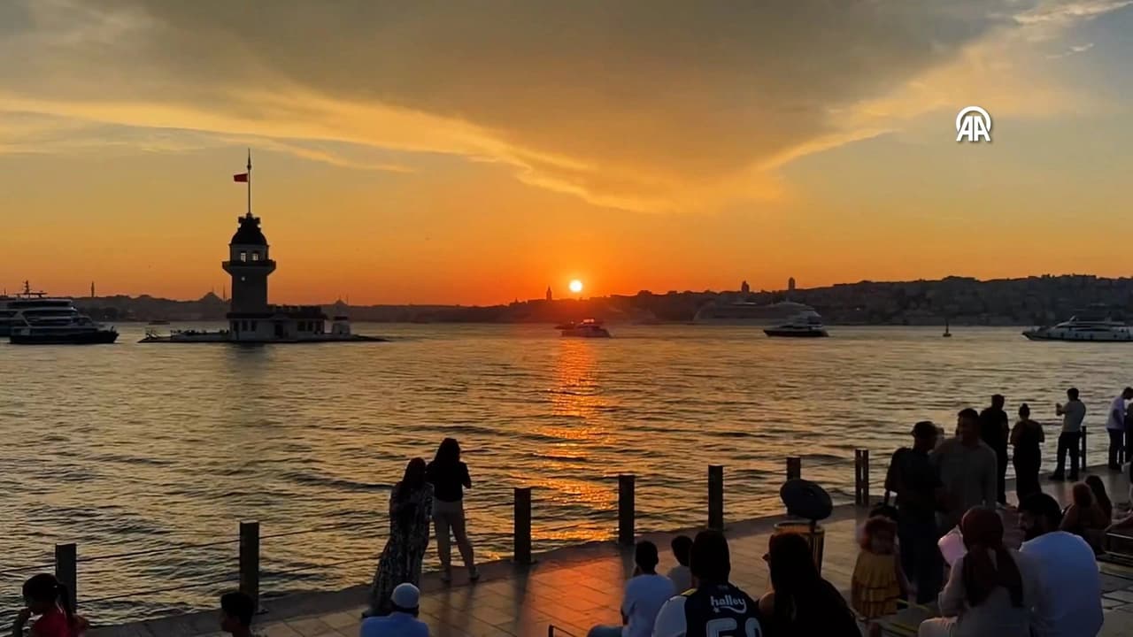 Kız Kulesi'nde gün batımı görüntülendi