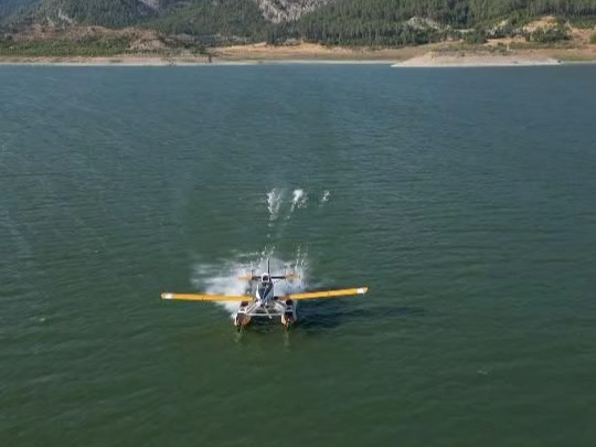 Burdur'da eğitim uçağı baraja düştü