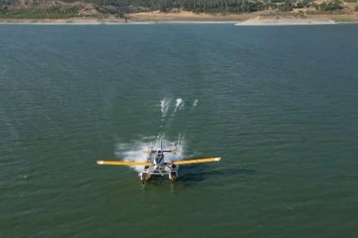 Burdur'da eğitim uçağı baraja düştü