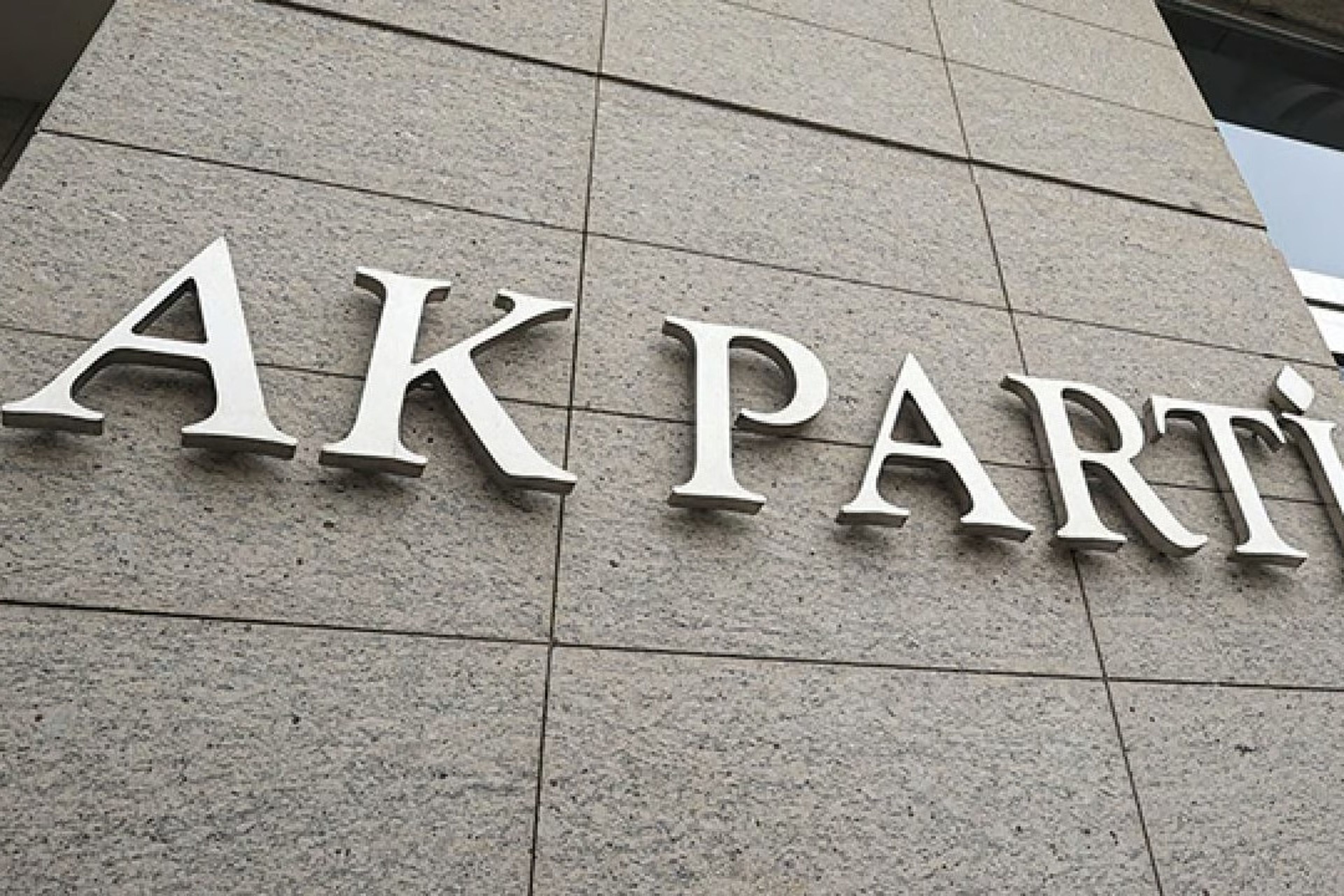 AK Parti'de bayrak değişimi! 4 şehre yeni il başkanı 