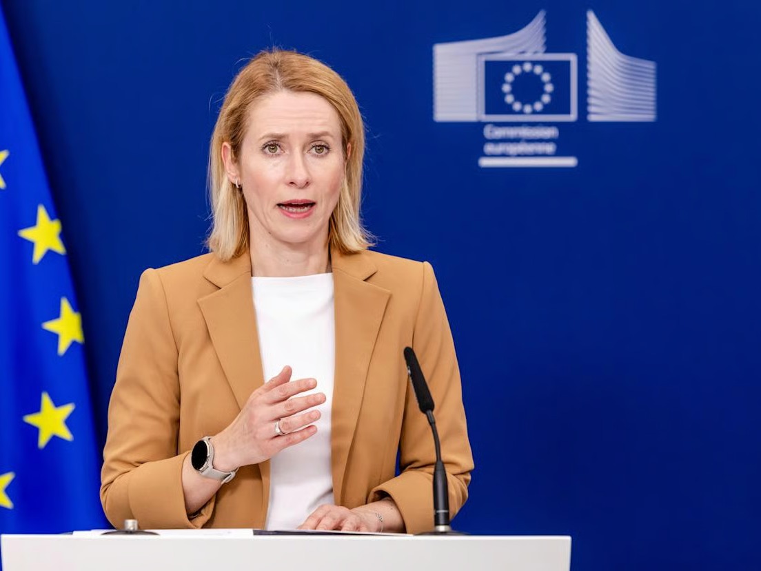 Europe Pushes De-escalation as Trump Delays Iran Strike 