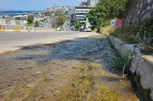 Bandırma'da boşa akan suya vatandaşlar tepki gösterdi