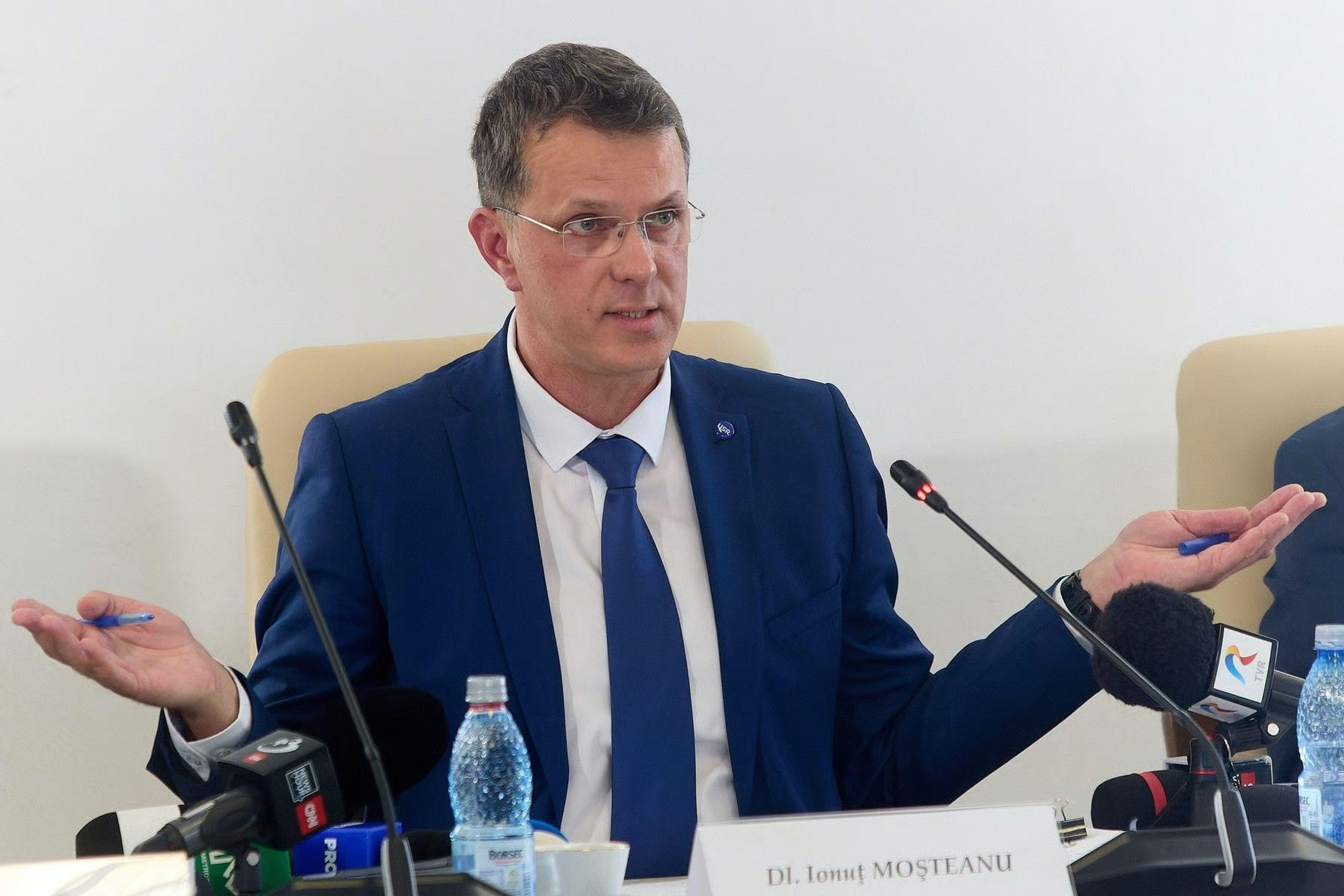 Romanya'da diplomasının sahte olduğu anlaşılan bakan istifa etti