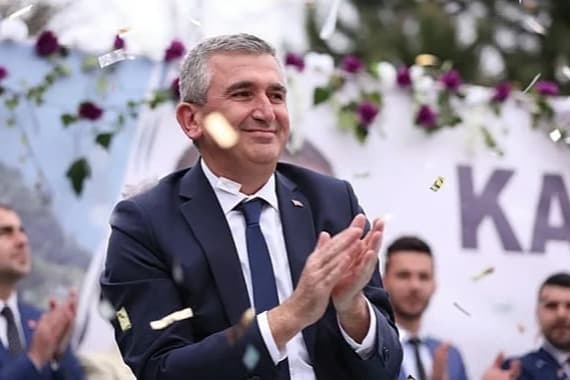 Akçakoca Belediye Başkanı gözaltına alındı