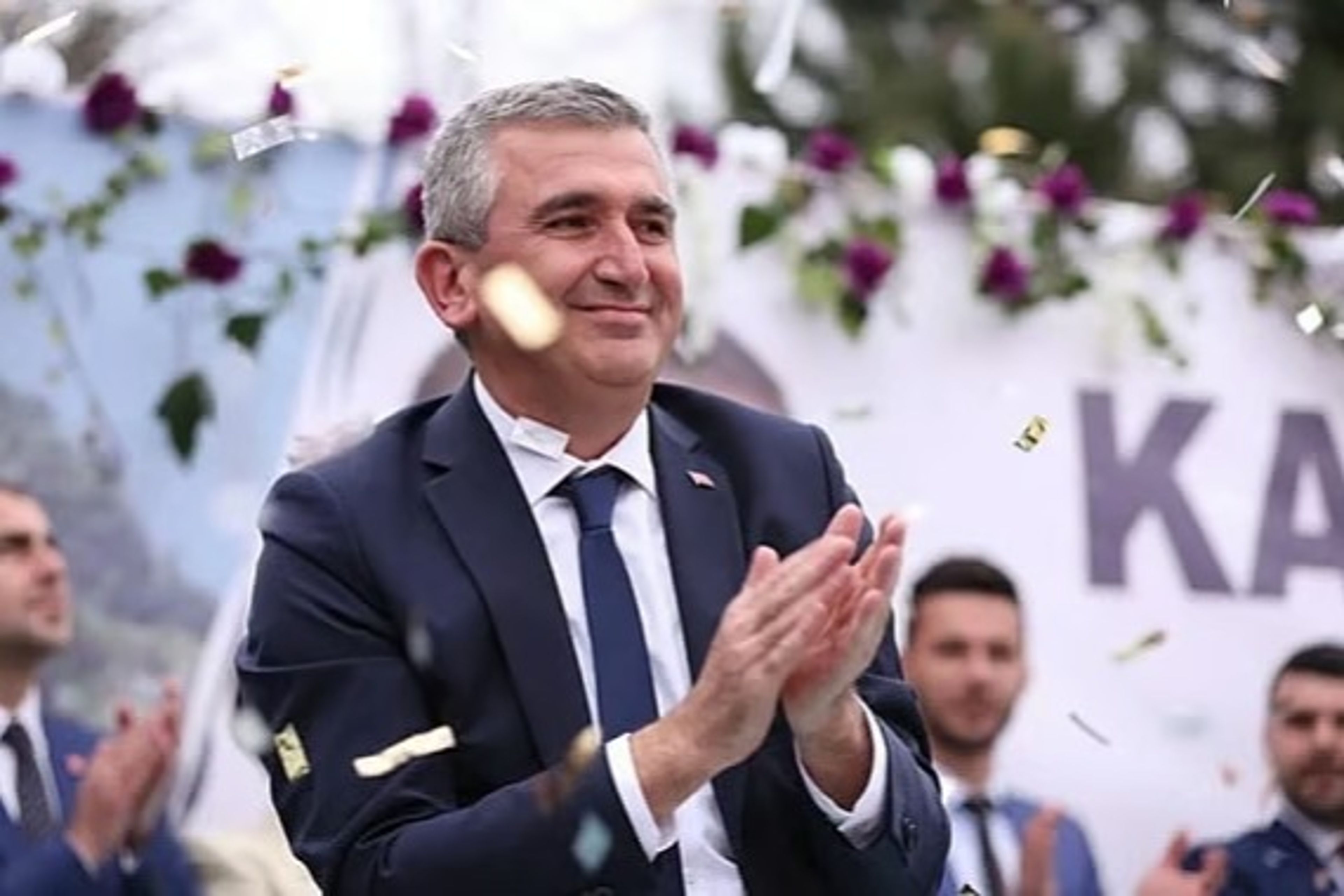 Akçakoca Belediye Başkanı Fikret Albayrak gözaltına alındı