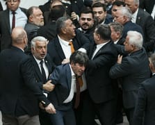 Huzur bozan vekiller yandı: Meclis'e Fransız disiplin modeli geliyor