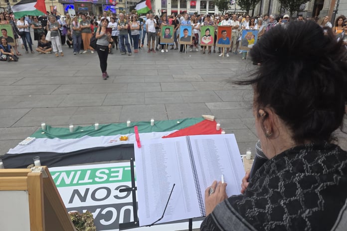 Katledilen Gazzeli çocuklar için Madrid'de anlamlı tören