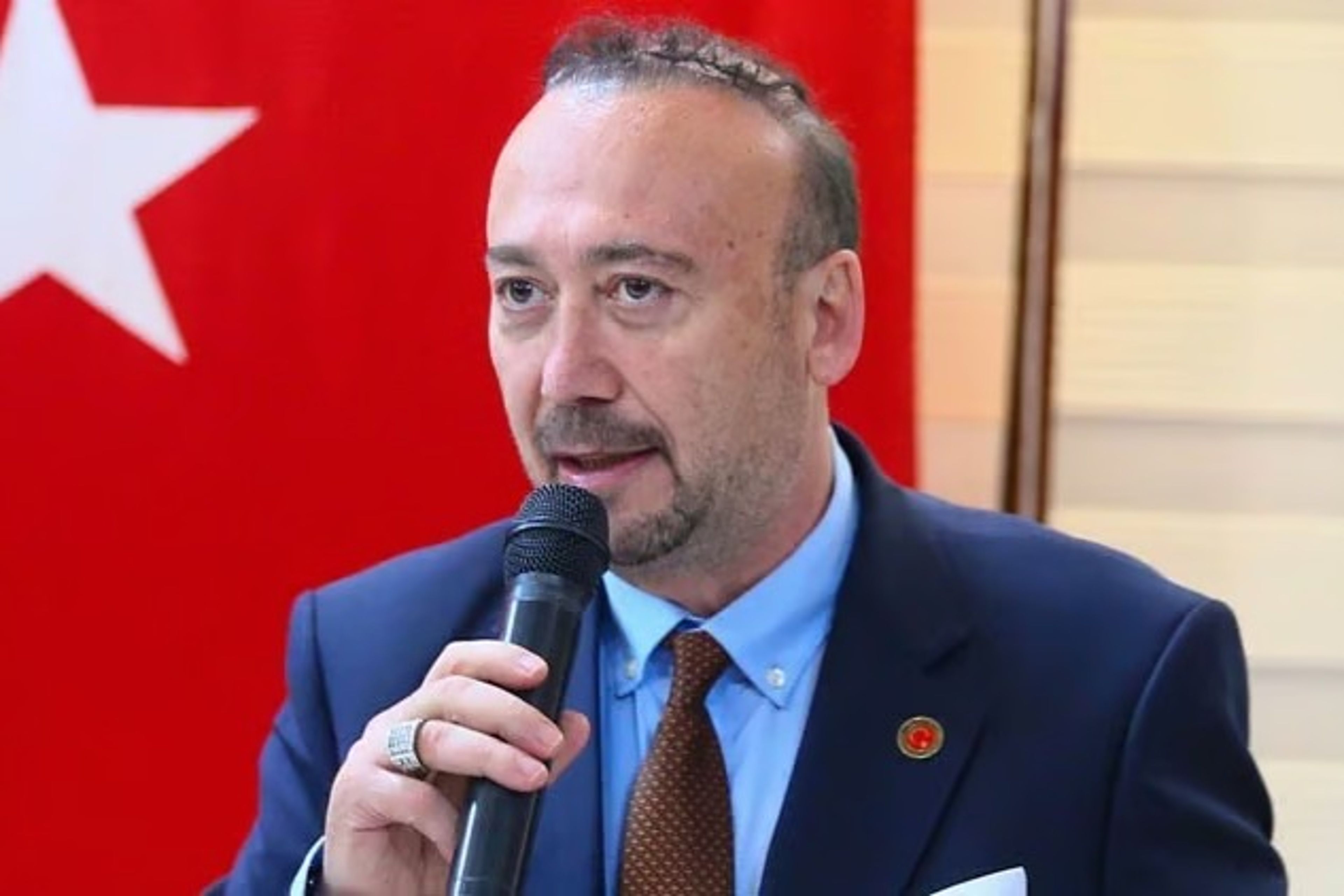 İçişleri Bakanlığı tutuklanan Uşak Belediye Başkanı Özkan Yalım'ı görevden uzaklaştırdı