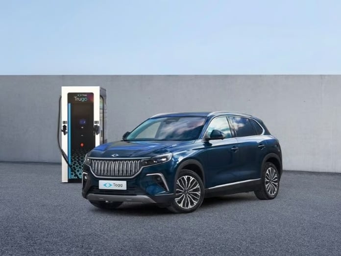 Türkiye'de en çok satan elektrikli otomobillerin yıllık satış ve fiyat değişimi